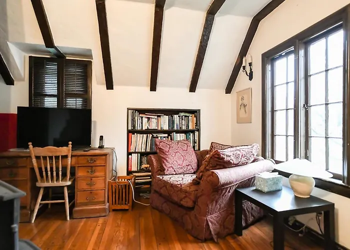 Beautiful Airy Architect-Designed Room And Brand New Private Luxe Bathroom