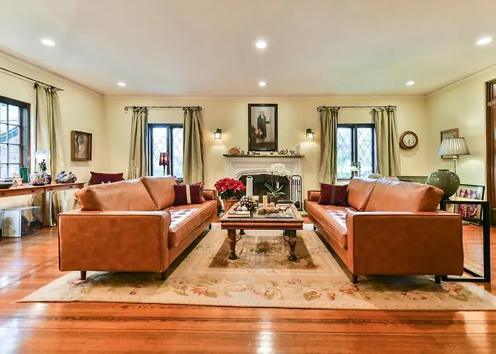 Beautiful Airy Architect-Designed Room And Brand New Private Luxe Bathroom